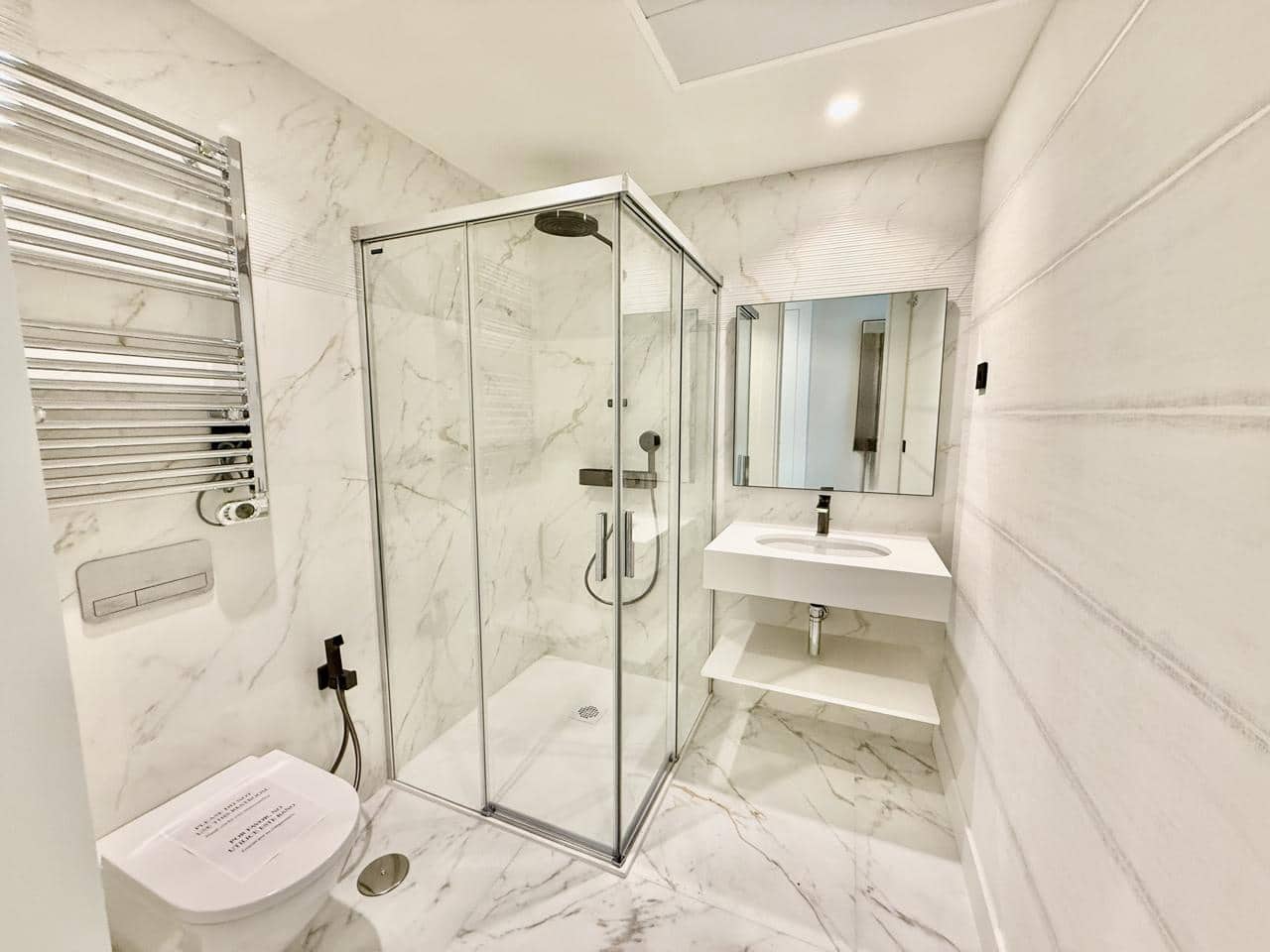 3 bedroom Flat for sale in Estepona with pool garage - € 1,409,000 (Ref: 9384973)