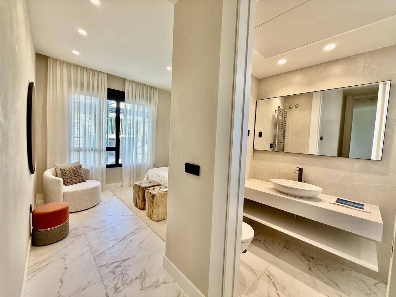 3 chambre Appartement à vendre à Estepona avec piscine garage - 1 373 000 € (Ref: 9384976)