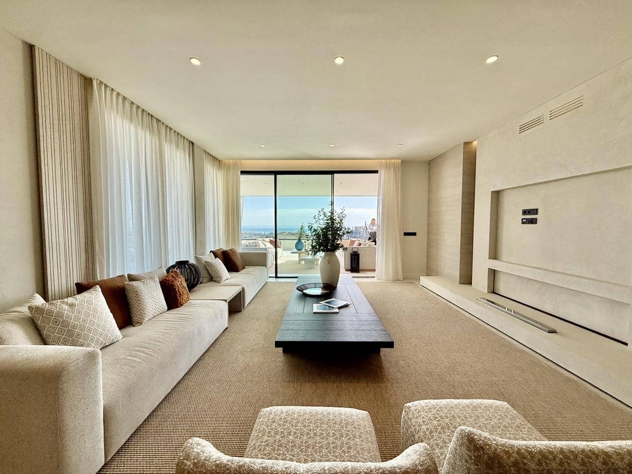 3 chambre Appartement à vendre à Estepona avec piscine garage - 1 373 000 € (Ref: 9384976)