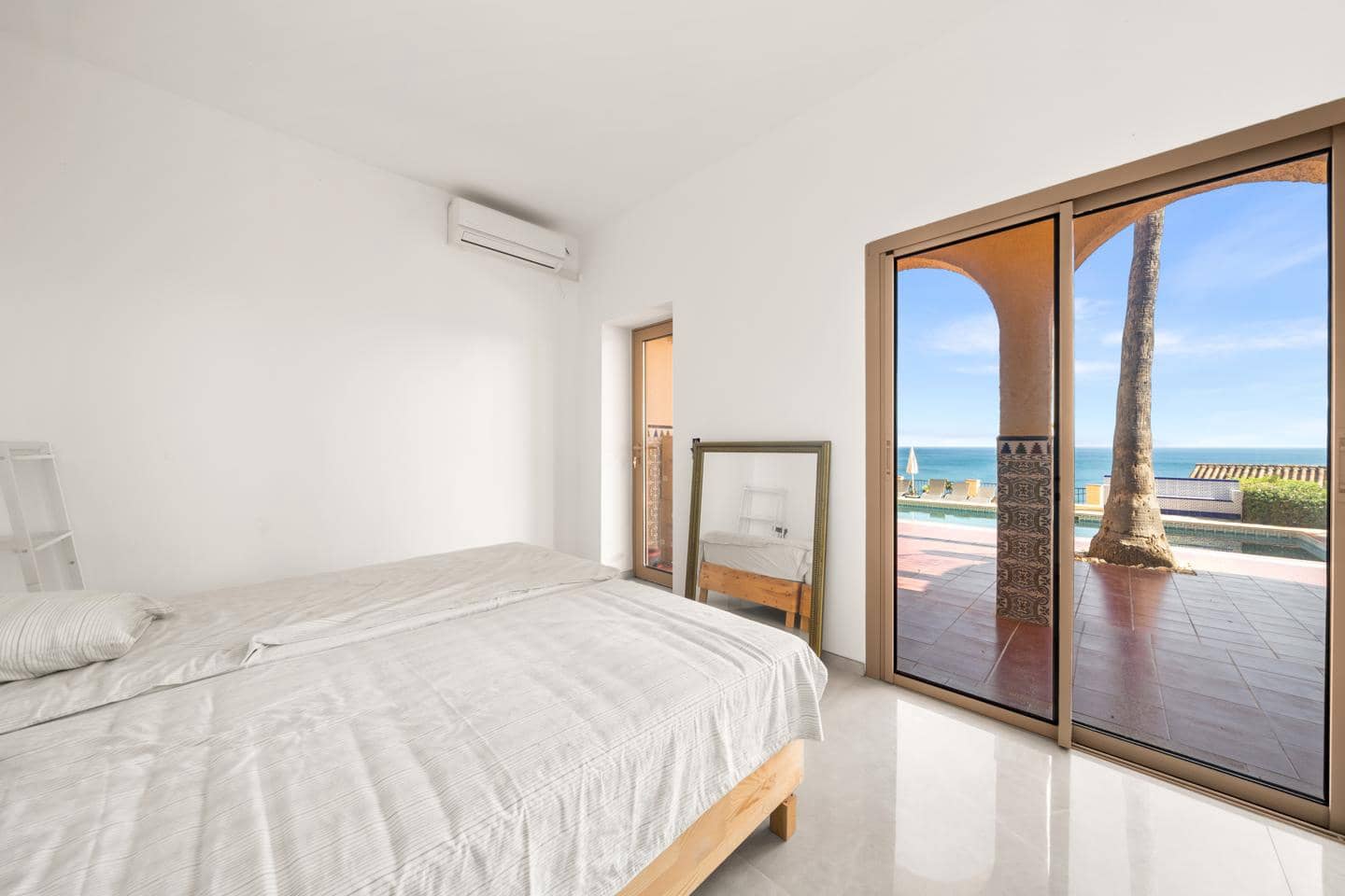 7 bedroom Villa for sale in Buenas Noches with pool - € 1,840,000 (Ref: 9386681)