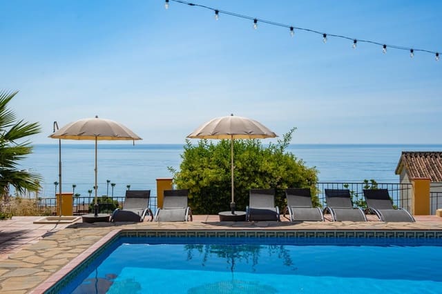 7 soveværelse Villa til salg i Buenas Noches, Estepona med swimmingpool - € 1.840.000 (Ref: 9386681)