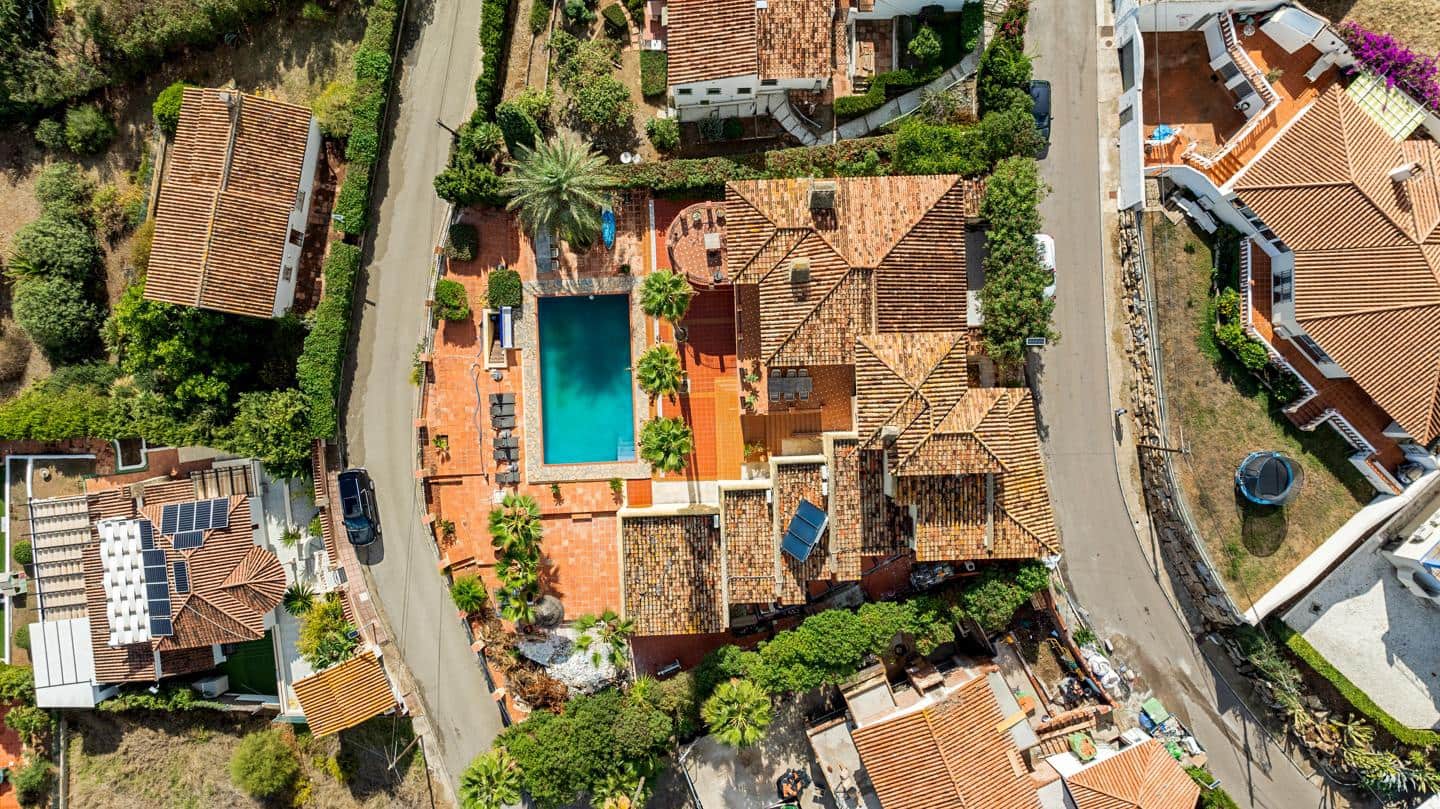 7 bedroom Villa for sale in Buenas Noches with pool - € 1,840,000 (Ref: 9386681)