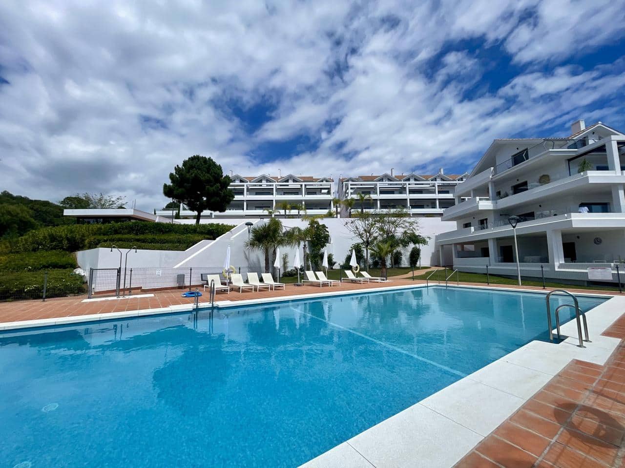 2 sovrum Lägenhet till salu i New Golden Mile med pool garage - 379 000 € (Ref: 9404554)