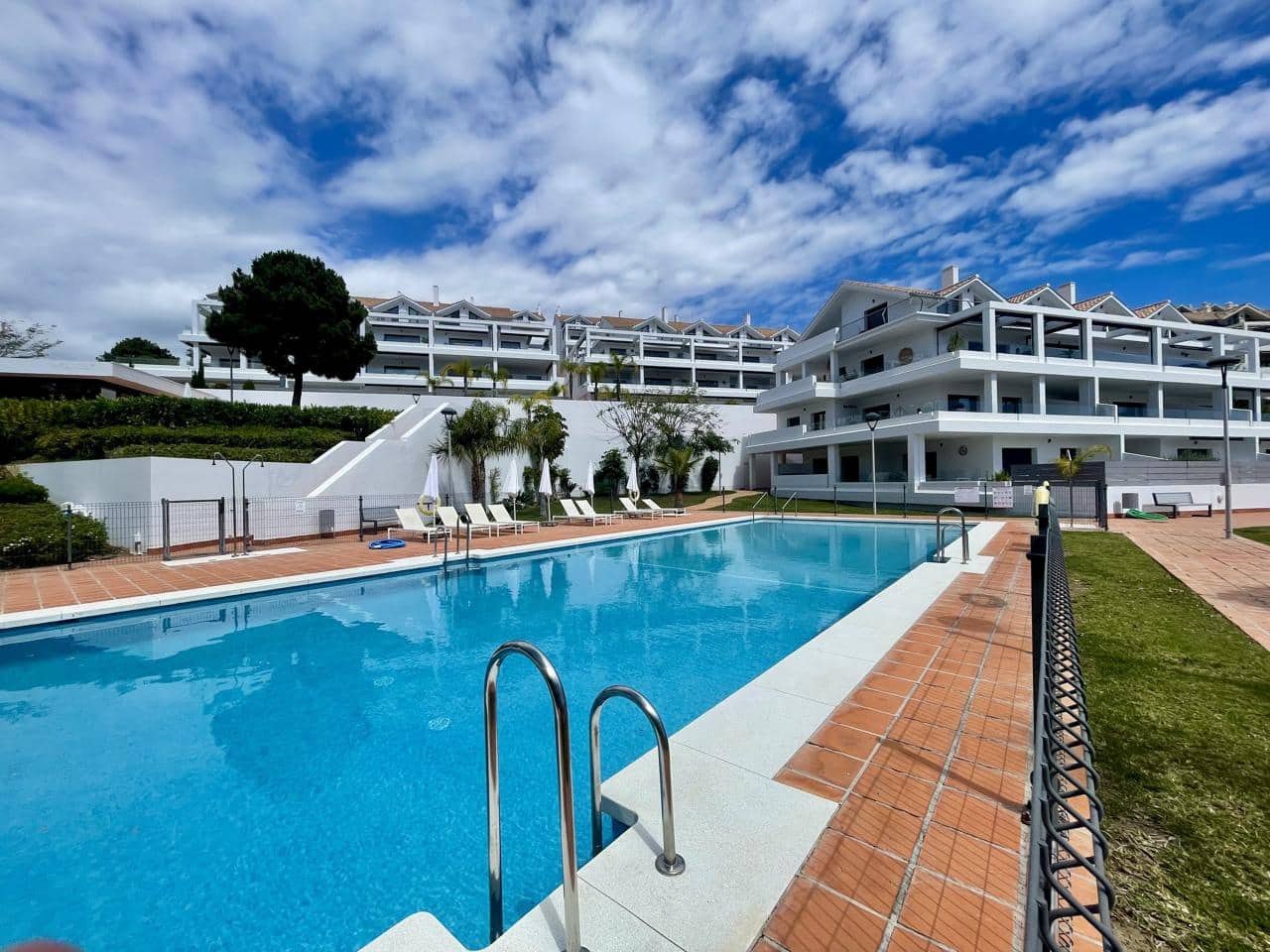 2 sovrum Lägenhet till salu i New Golden Mile med pool garage - 379 000 € (Ref: 9404554)