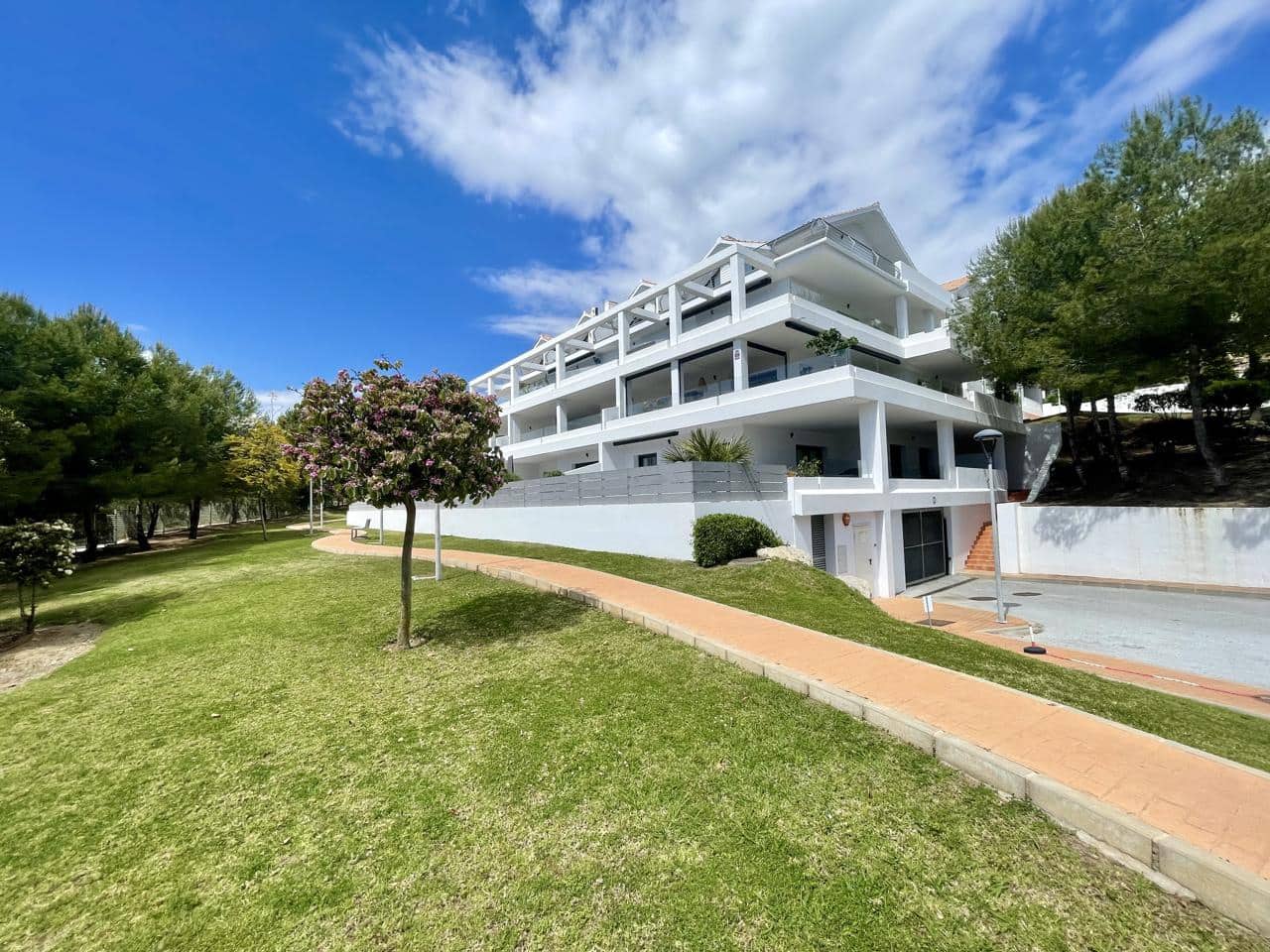 2 sovrum Lägenhet till salu i New Golden Mile med pool garage - 379 000 € (Ref: 9404554)