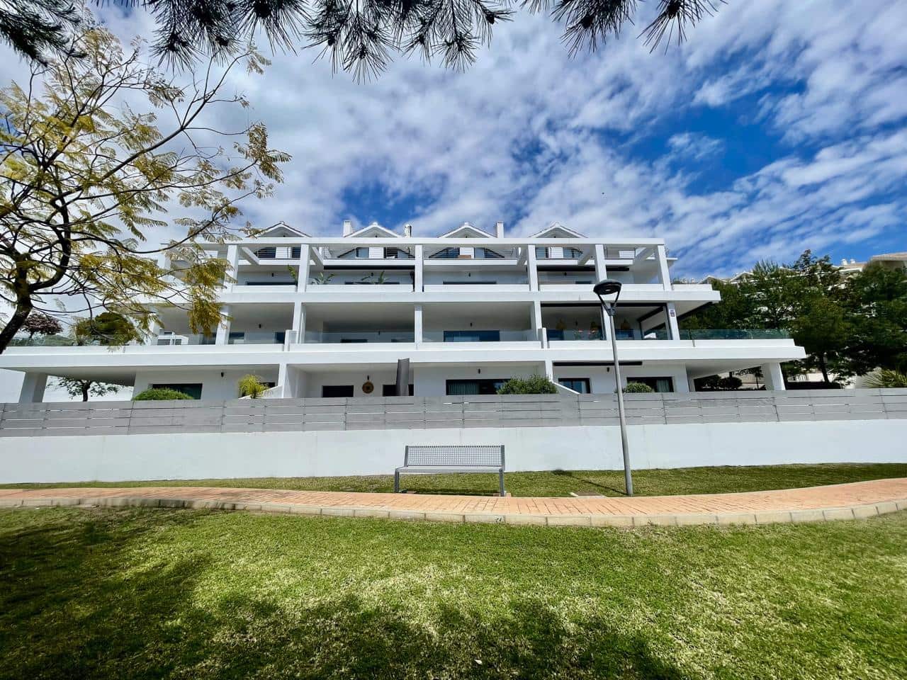 2 sovrum Lägenhet till salu i New Golden Mile med pool garage - 379 000 € (Ref: 9404554)