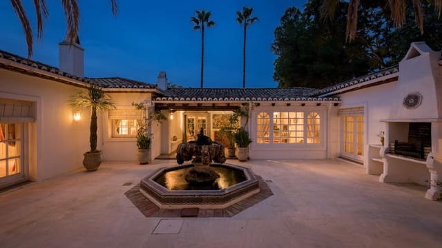 6 slaapkamer Villa te koop in Cancelada, Estepona met zwembad garage - € 3.250.000 (Ref: 9420646)