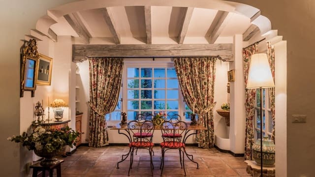 6 slaapkamer Villa te koop in Cancelada, Estepona met zwembad garage - € 3.250.000 (Ref: 9420646)