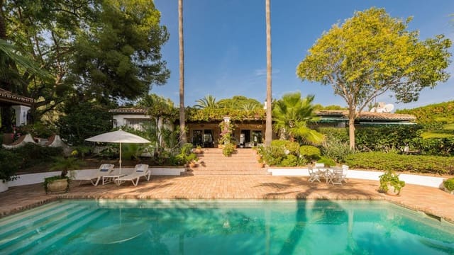 6 bedroom Villa for sale in Cancelada, Estepona with pool garage - € 3,250,000 (Ref: 9420646)