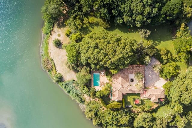 6 bedroom Villa for sale in Cancelada, Estepona with pool garage - € 3,250,000 (Ref: 9420646)