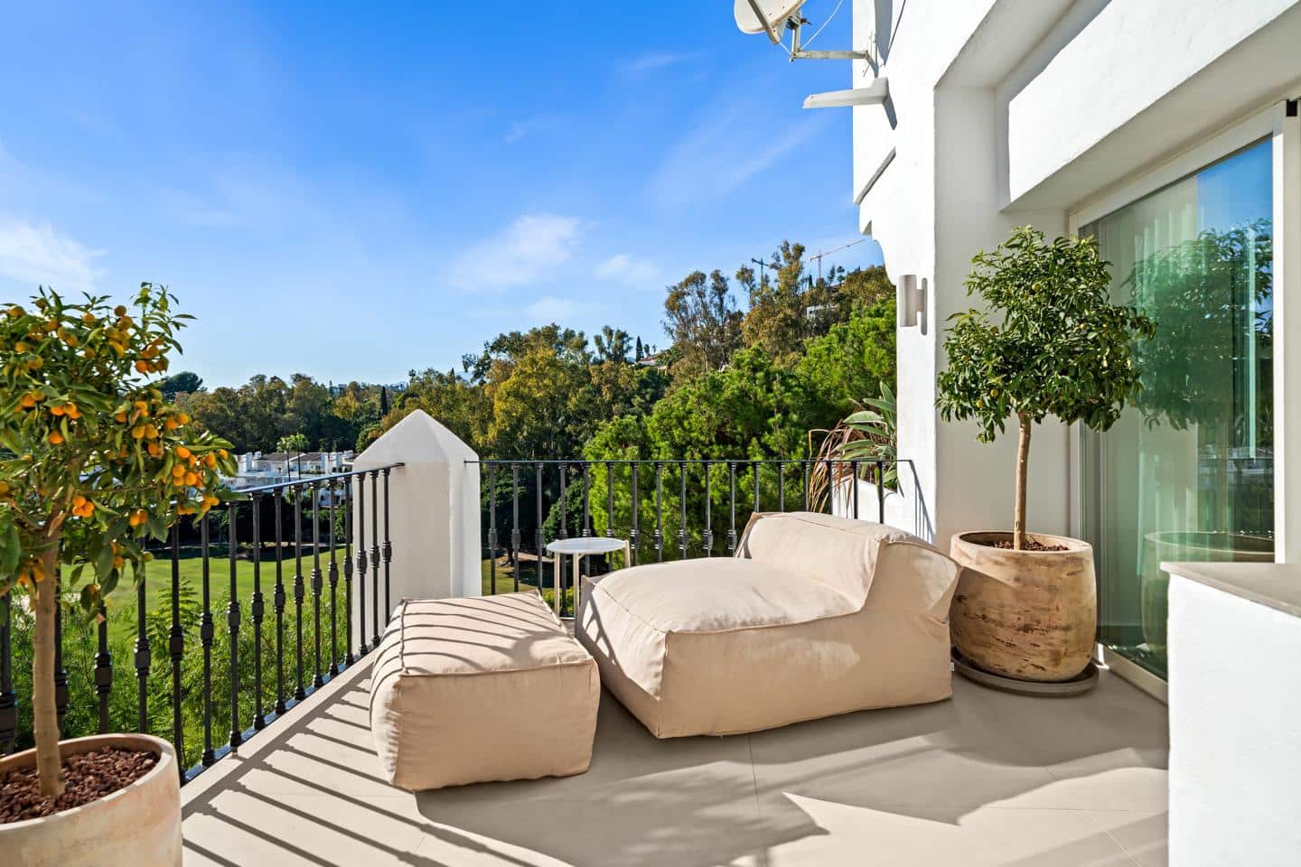 3 sovrum Lägenhet till salu i Benahavis med pool garage - 849 000 € (Ref: 9426742)