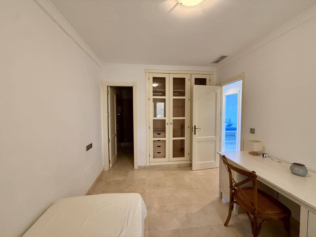 3 bedroom Flat for sale in Sotogrande with pool garage - € 450,000 (Ref: 9432833)