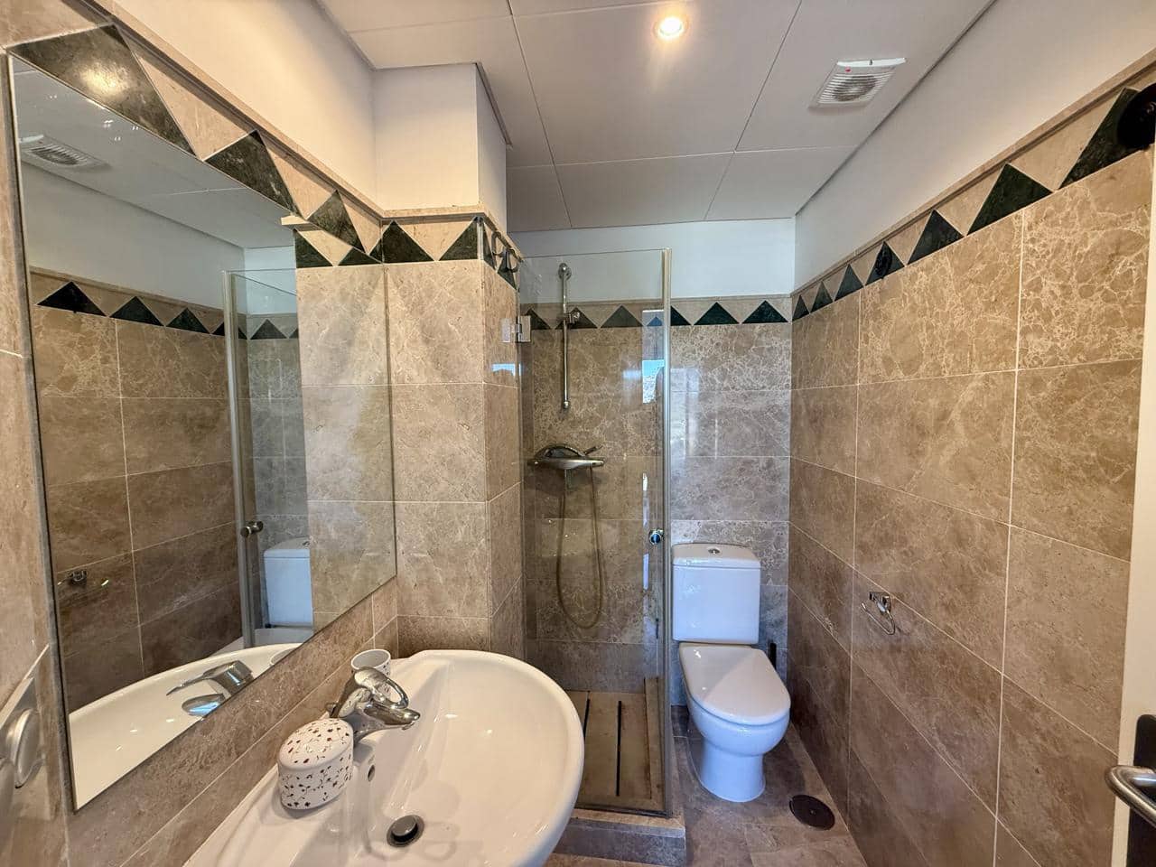 3 bedroom Flat for sale in Sotogrande with pool garage - € 450,000 (Ref: 9432833)