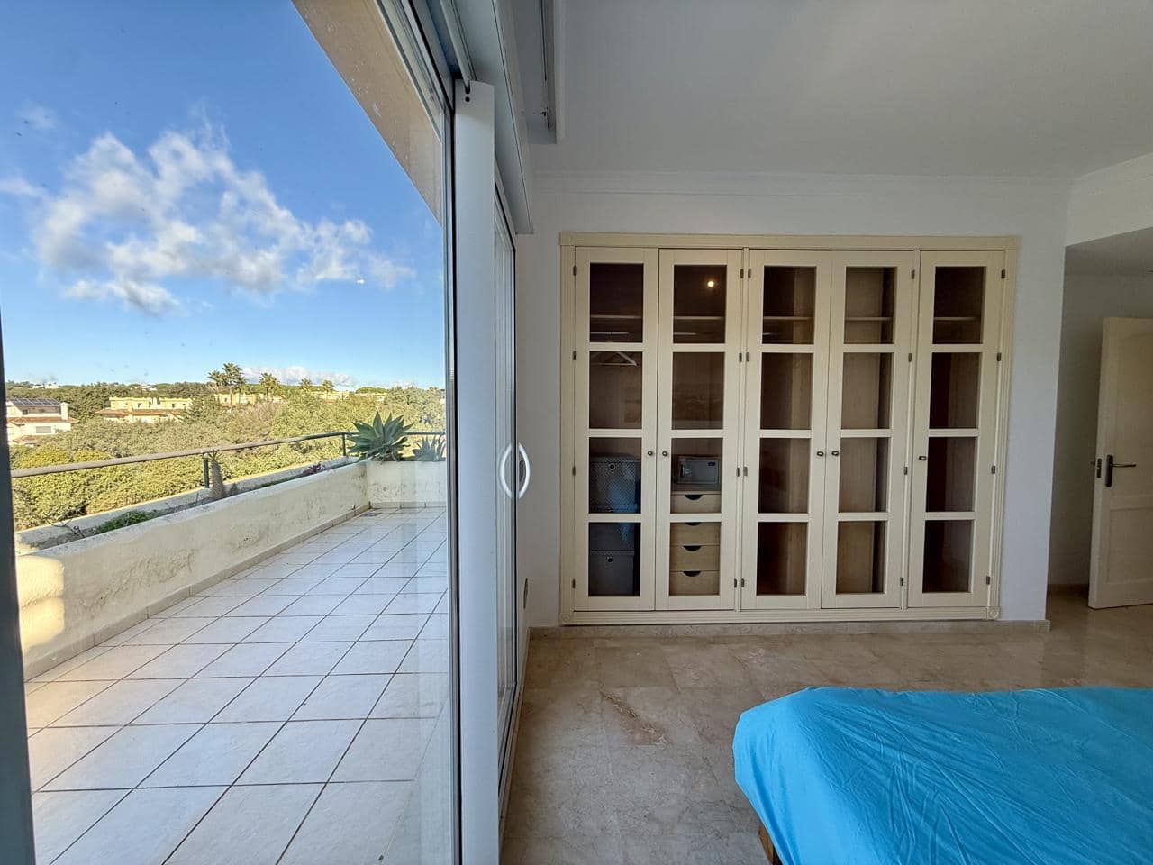 3 bedroom Flat for sale in Sotogrande with pool garage - € 450,000 (Ref: 9432833)