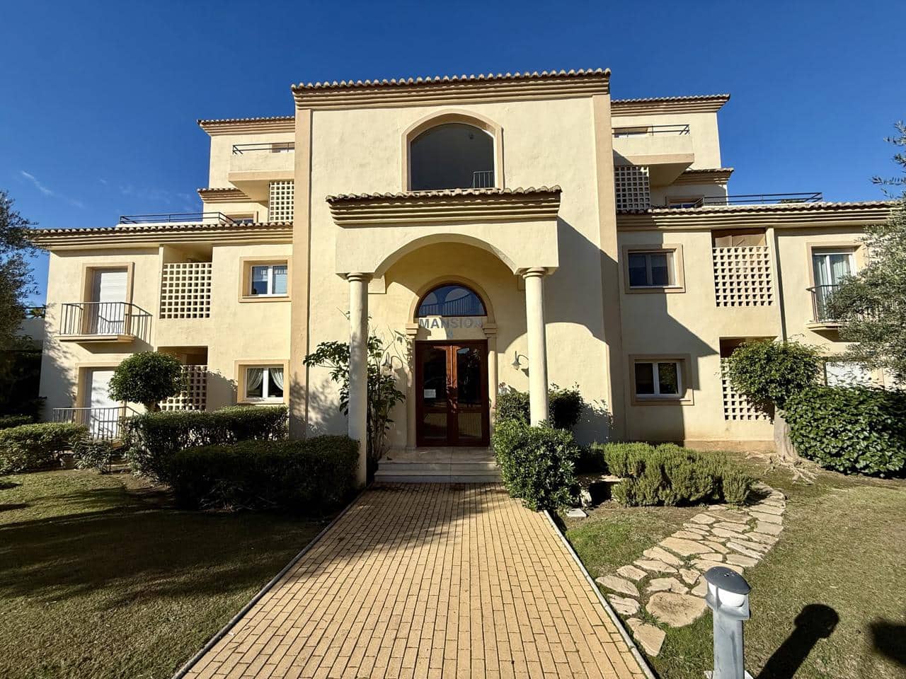 3 bedroom Flat for sale in Sotogrande with pool garage - € 450,000 (Ref: 9432833)