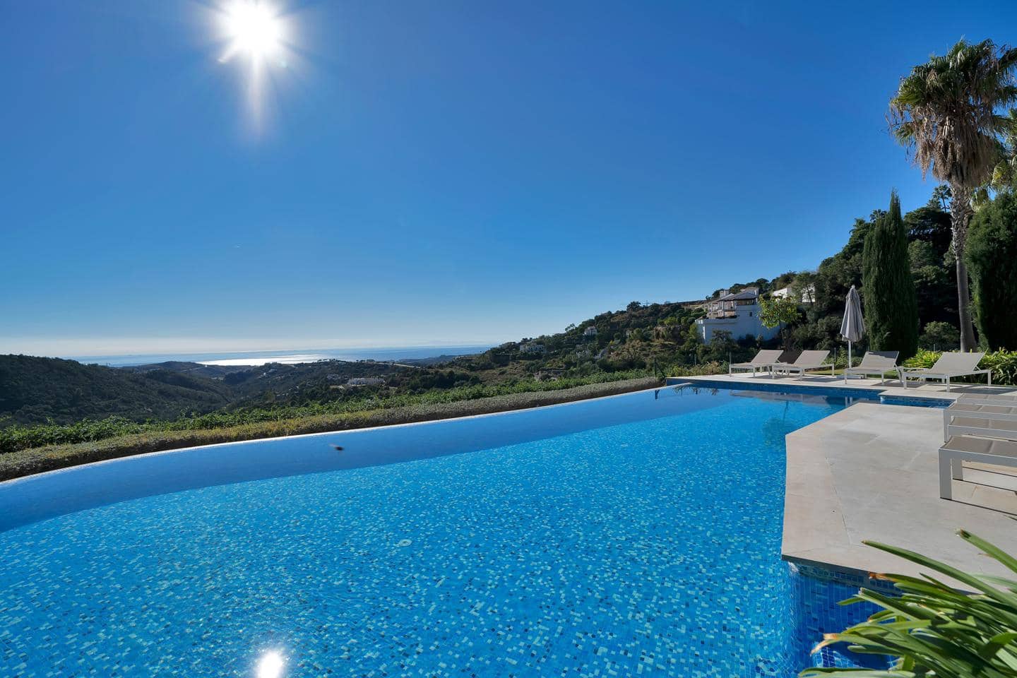 5 Zimmer Villa zu verkaufen in Benahavis mit Pool Garage - 4.950.000 € (Ref: 9451482)