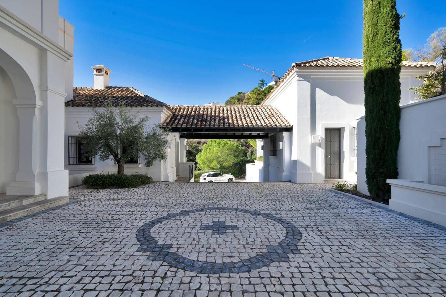 5 Zimmer Villa zu verkaufen in Benahavis mit Pool Garage - 4.950.000 € (Ref: 9451482)