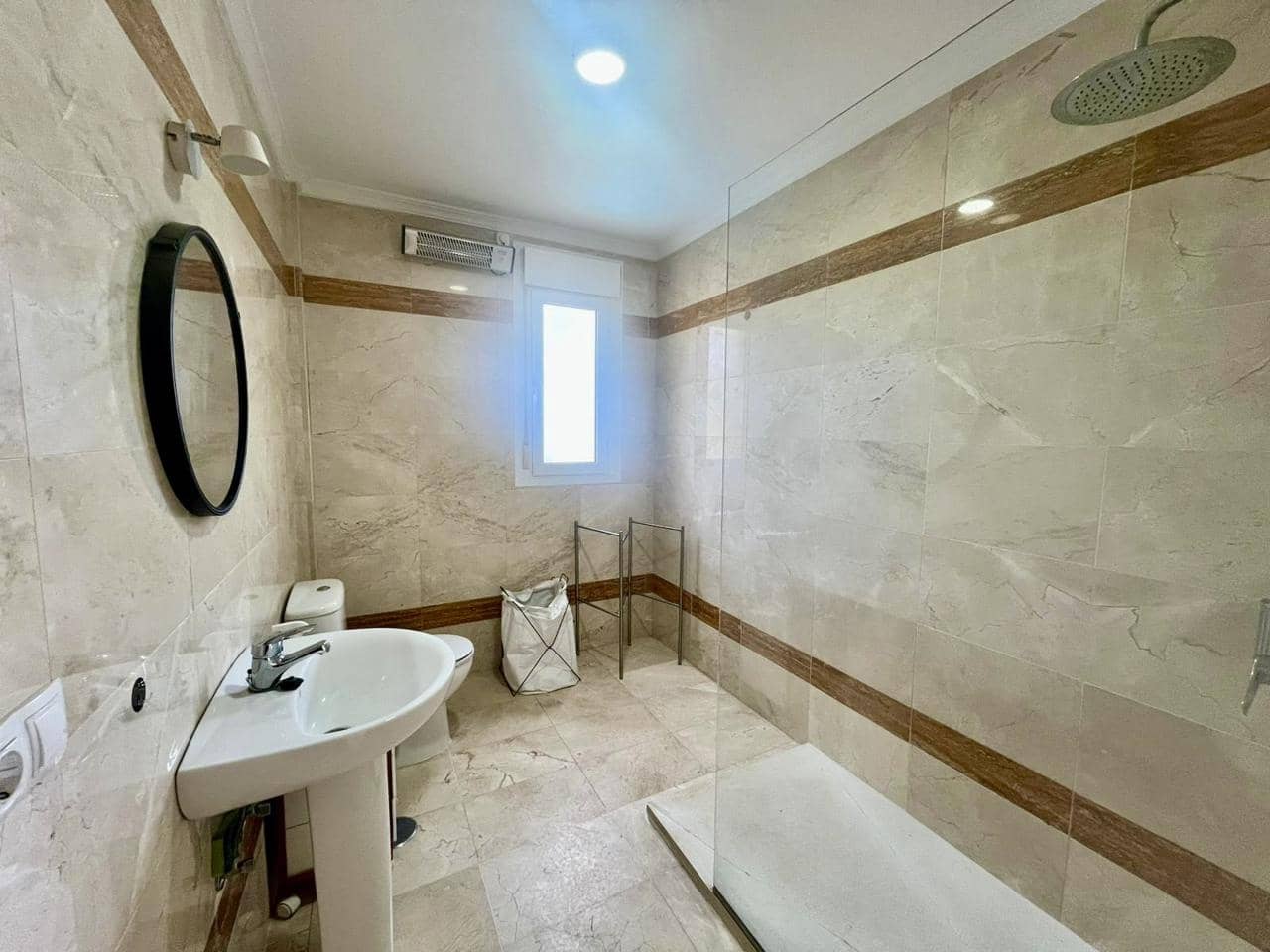 1 soverom Leilighet til salgs i Torreguadiaro med svømmebasseng garasje - € 246 000 (Ref: 9455709)