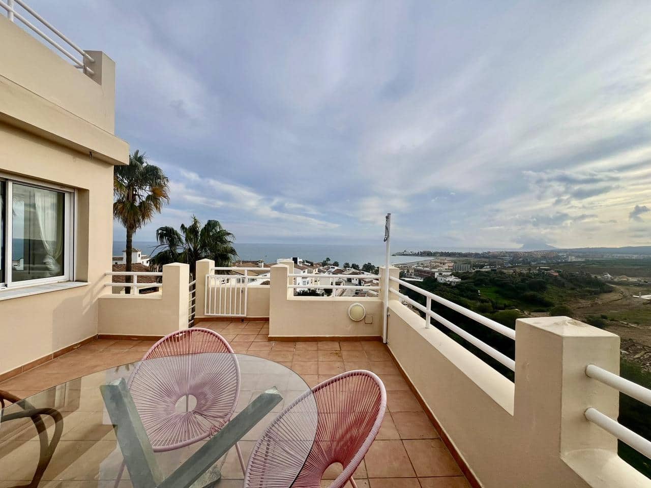 1 soverom Leilighet til salgs i Torreguadiaro med svømmebasseng garasje - € 246 000 (Ref: 9455709)