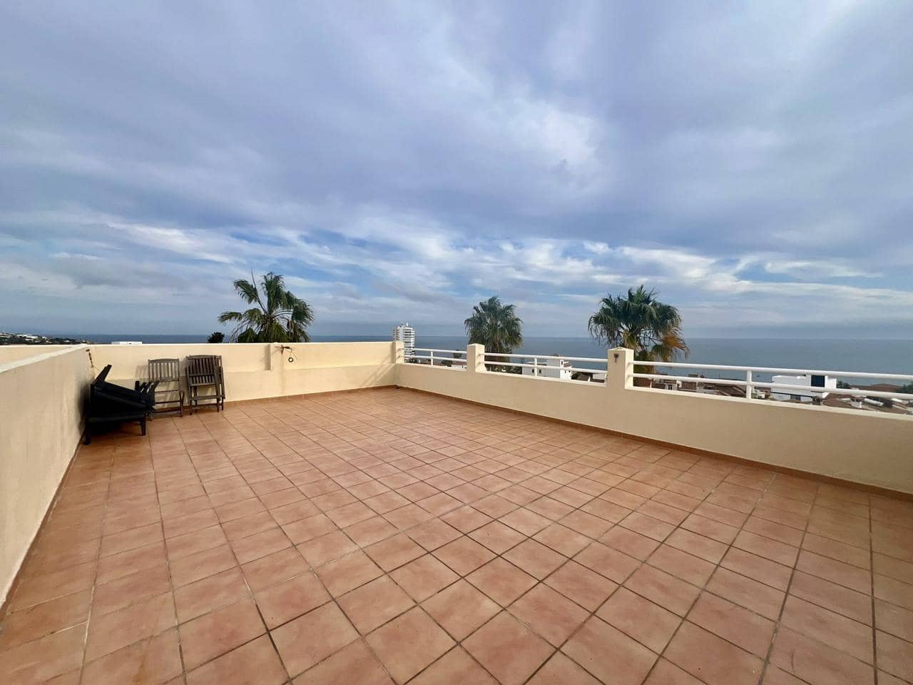 1 soverom Leilighet til salgs i Torreguadiaro med svømmebasseng garasje - € 246 000 (Ref: 9455709)