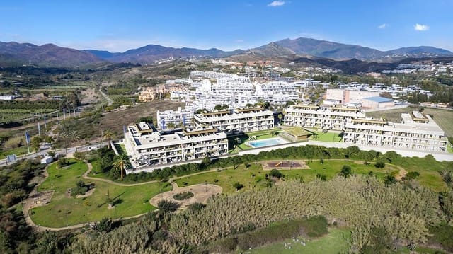 Piso de 3 habitaciones en Cancelada, Estepona en venta con piscina garaje - 480.700 € (Ref: 9483257)
