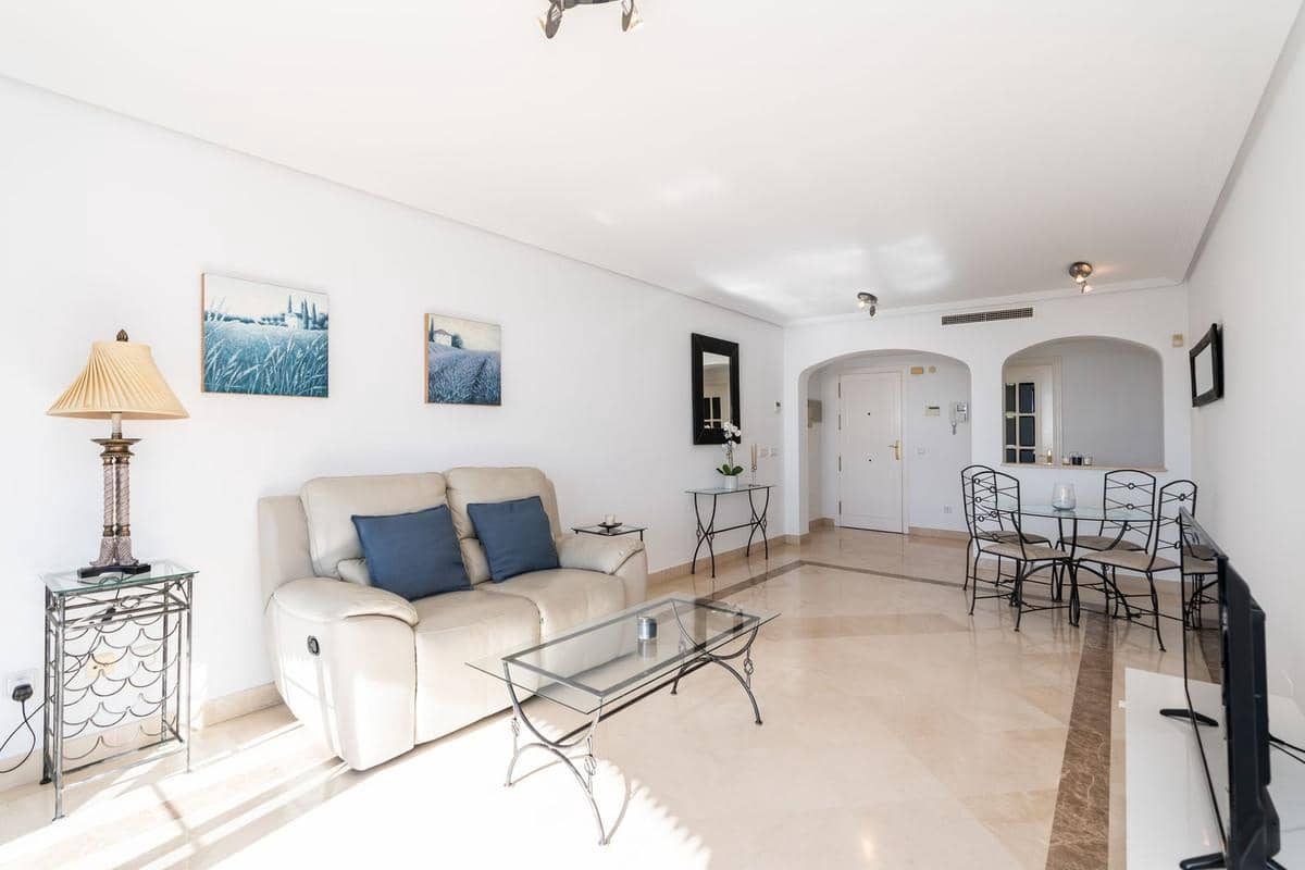 2 bedroom Flat for sale in Benahavis with pool garage - € 465,000 (Ref: 9492725)