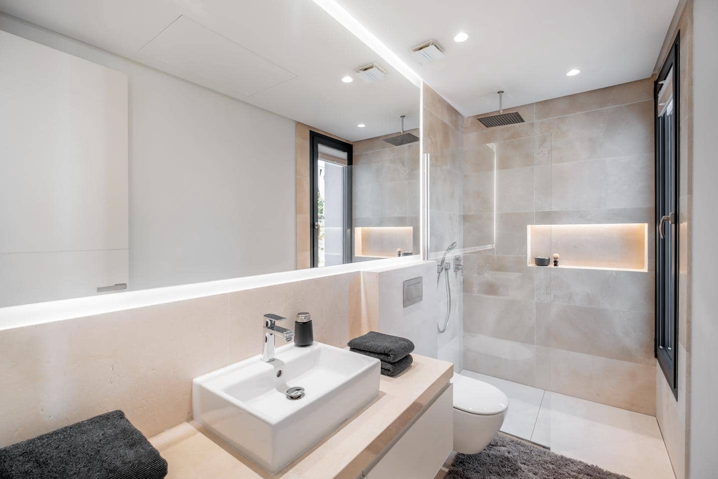 6 Zimmer Villa zu verkaufen in El Paraiso mit Pool Garage - 2.995.000 € (Ref: 9536657)