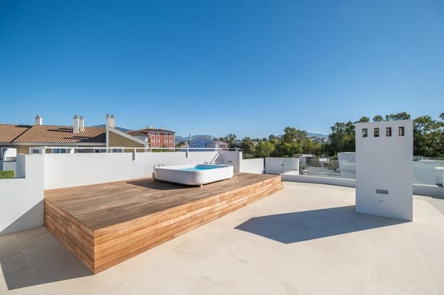 6 Zimmer Villa zu verkaufen in El Paraiso, Estepona mit Pool Garage - 2.995.000 € (Ref: 9536657)