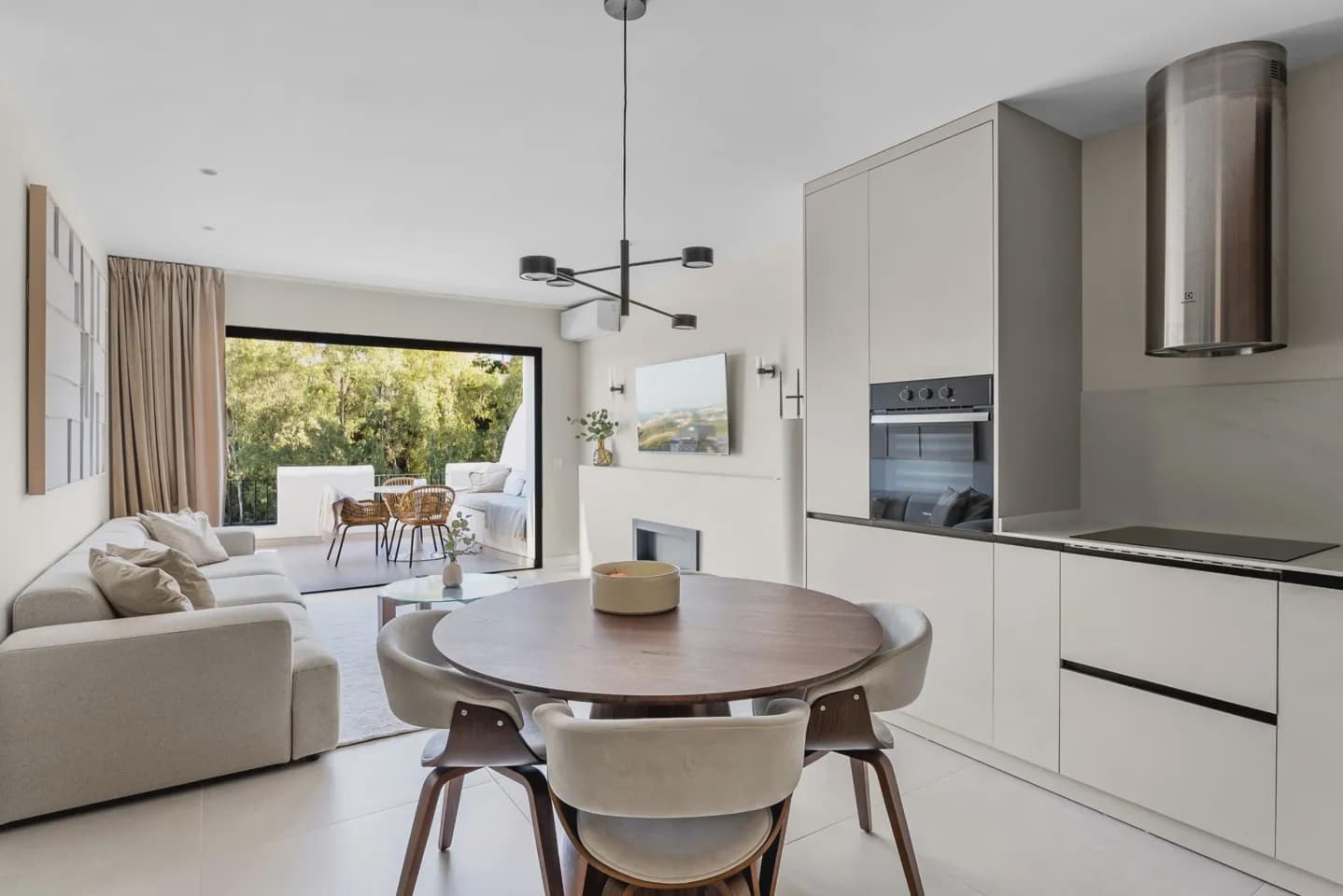 3 sypialnia Mieszkanie na sprzedaż w Artola z basenem garażem - 599 000 € (Ref: 9536660)