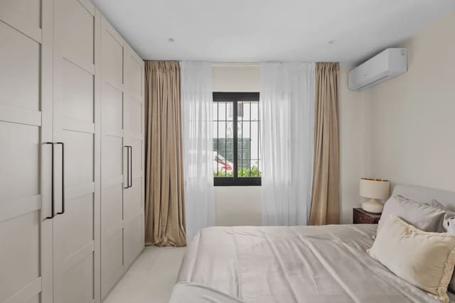 3 sypialnia Mieszkanie na sprzedaż w Artola, Marbella z basenem garażem - 599 000 € (Ref: 9536660)