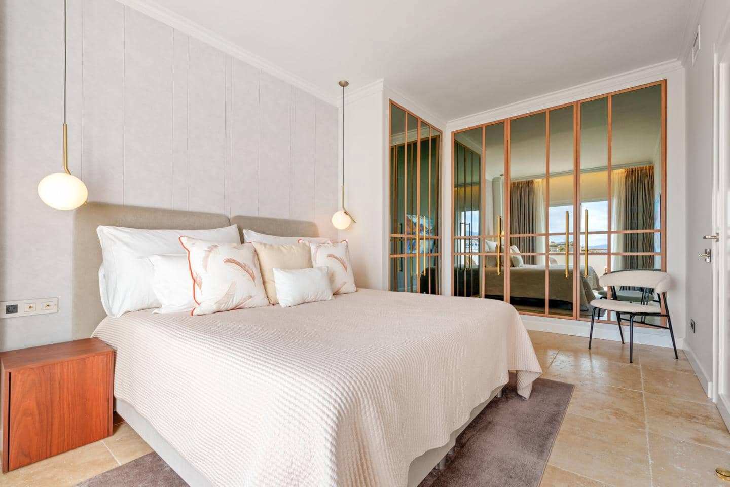 2 chambre Appartement à vendre à Marbella avec piscine garage - 1 995 000 € (Ref: 9542600)