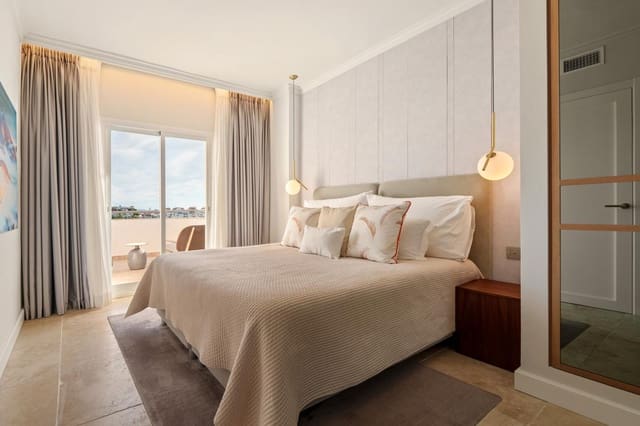 2 chambre Appartement à vendre à Puerto Banus, Marbella avec piscine garage - 1 995 000 € (Ref: 9542600)