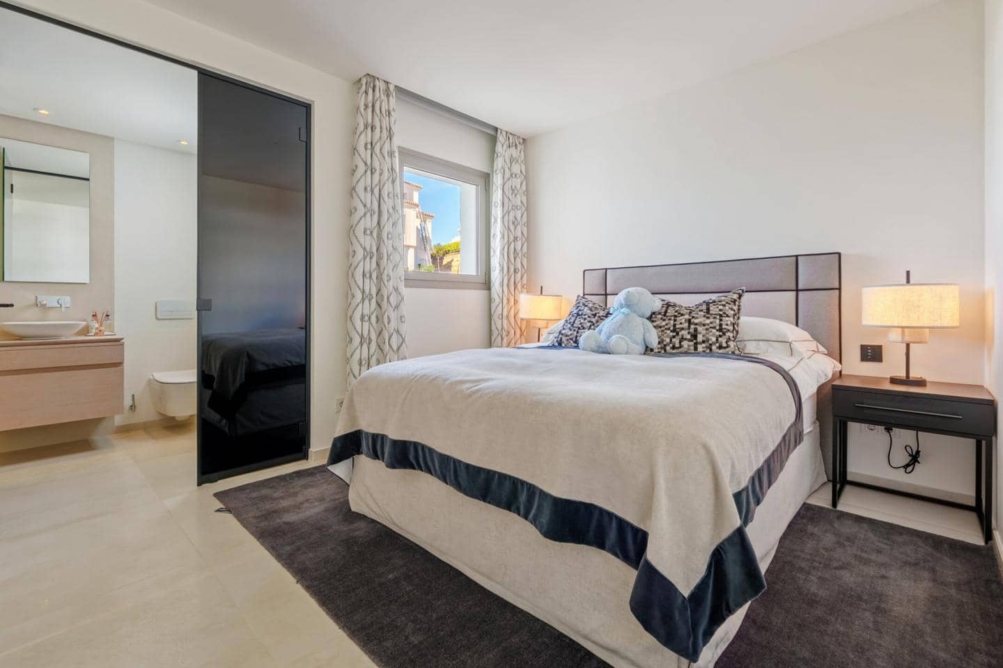 3 sypialnia Mieszkanie na sprzedaż w Marbella z basenem garażem - 3 150 000 € (Ref: 9570030)