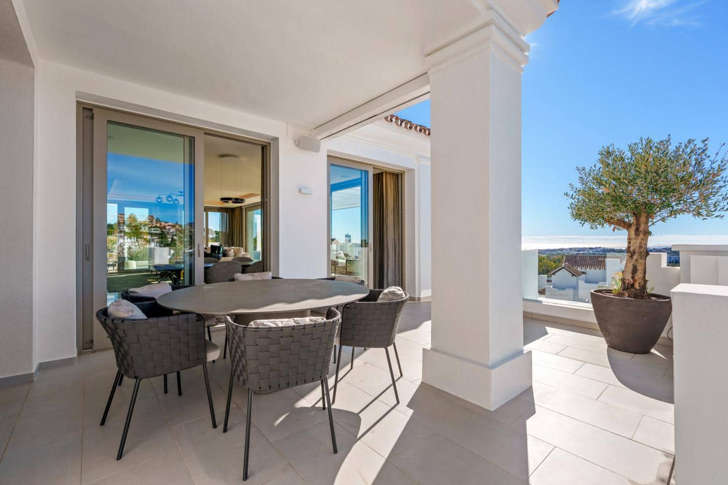 3 sypialnia Mieszkanie na sprzedaż w Marbella z basenem garażem - 3 150 000 € (Ref: 9570030)