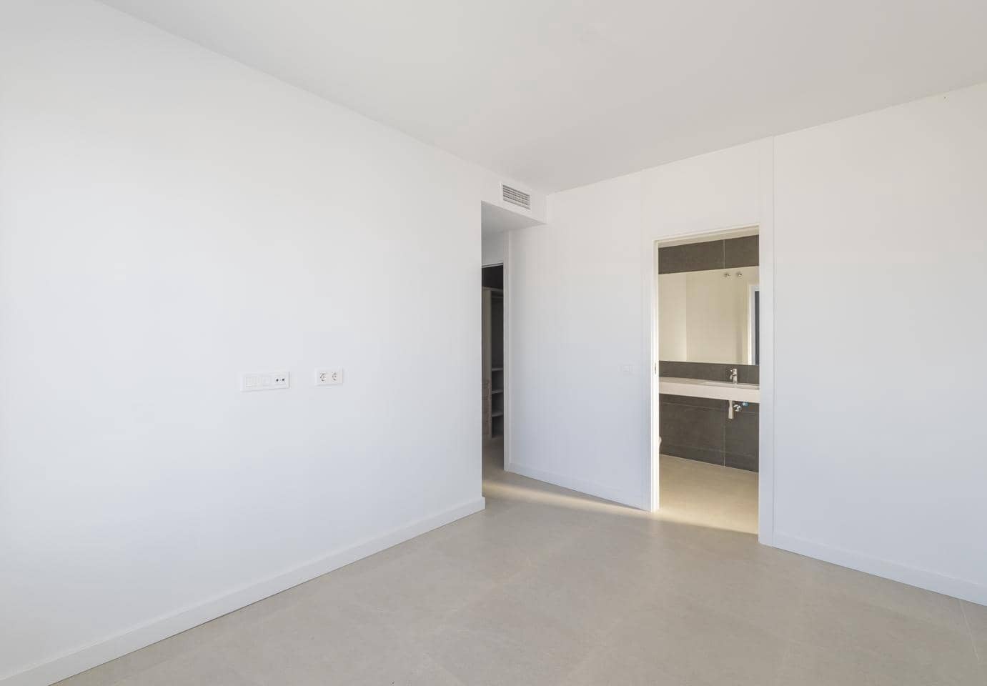 3 slaapkamer Villa te koop in Estepona met zwembad garage - € 1.050.000 (Ref: 9575359)