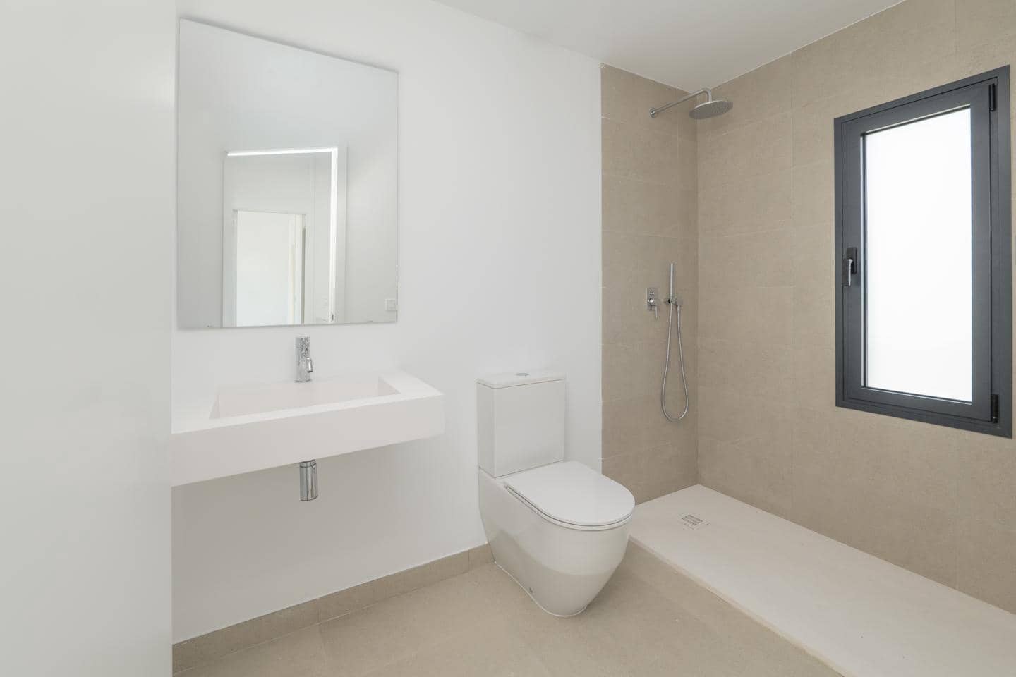 3 slaapkamer Villa te koop in Estepona met zwembad garage - € 1.050.000 (Ref: 9575359)