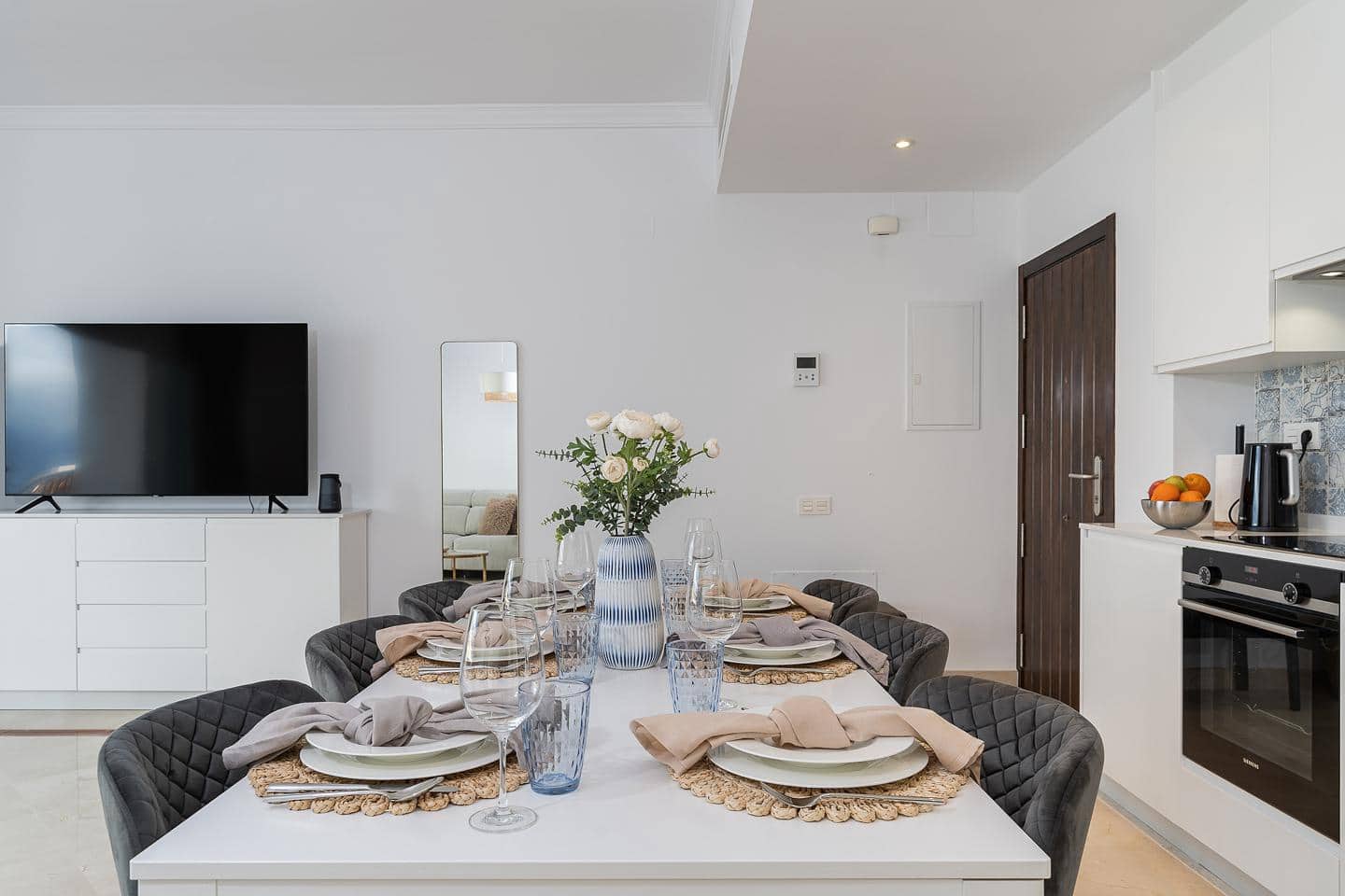 3 bedroom Flat for sale in Benahavis with pool garage - € 575,000 (Ref: 9579980)