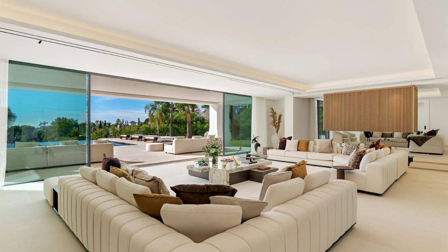 7 bedroom Villa for sale in Benahavis with pool garage - € 13,500,000 (Ref: 9596790)