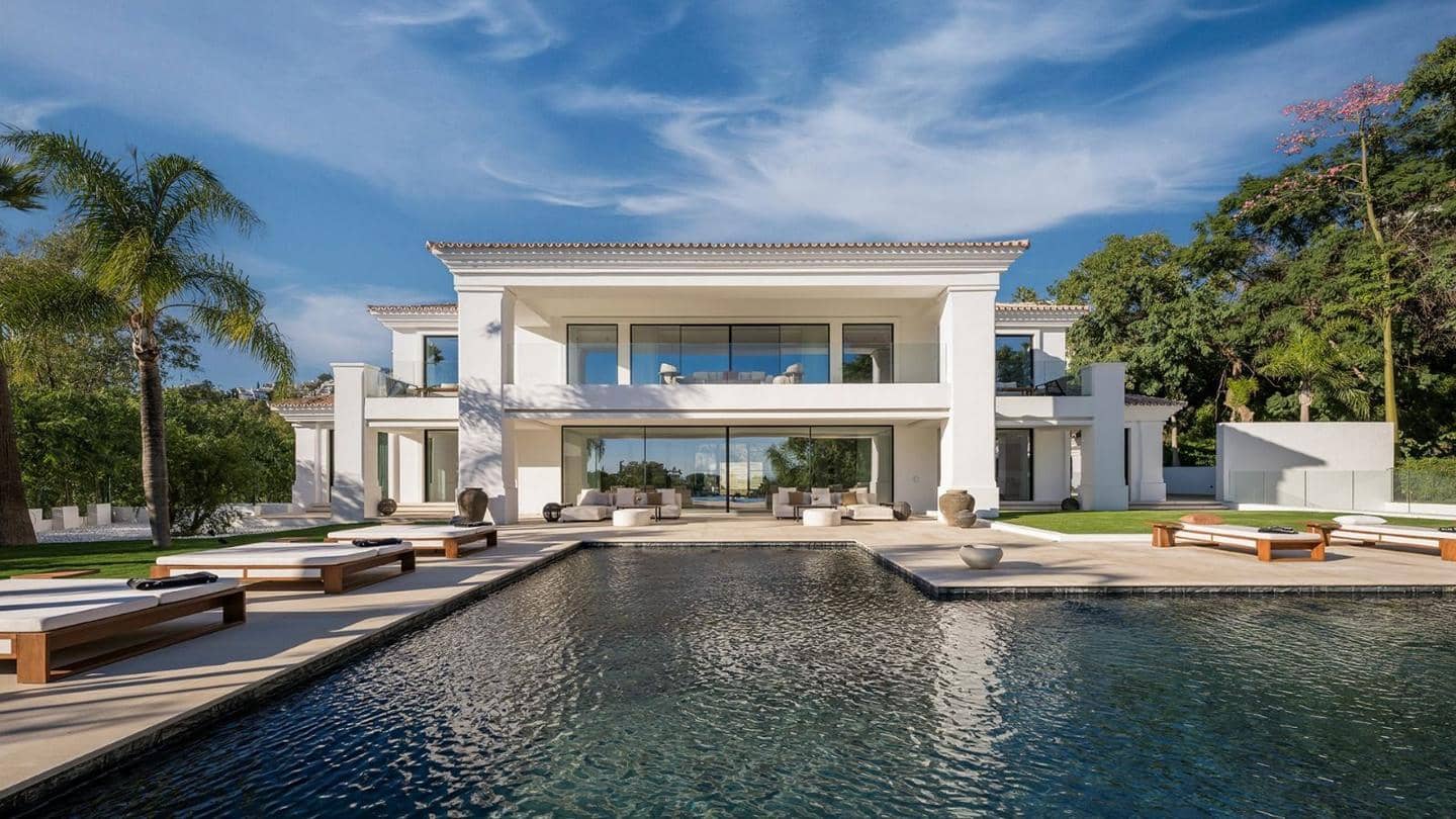 7 bedroom Villa for sale in Benahavis with pool garage - € 13,500,000 (Ref: 9596790)