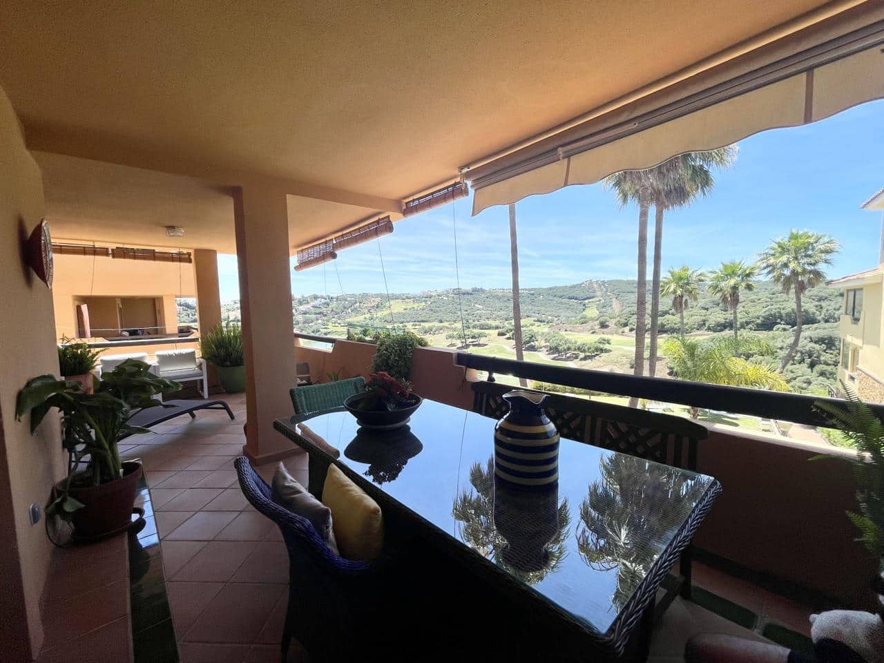 Piso de 2 habitaciones en Sotogrande en venta con piscina garaje - 465.000 € (Ref: 9611155)