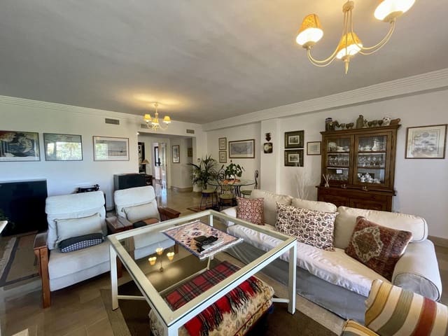 Piso de 2 habitaciones en Sotogrande Alto, San Roque en venta con piscina garaje - 465.000 € (Ref: 9611155)