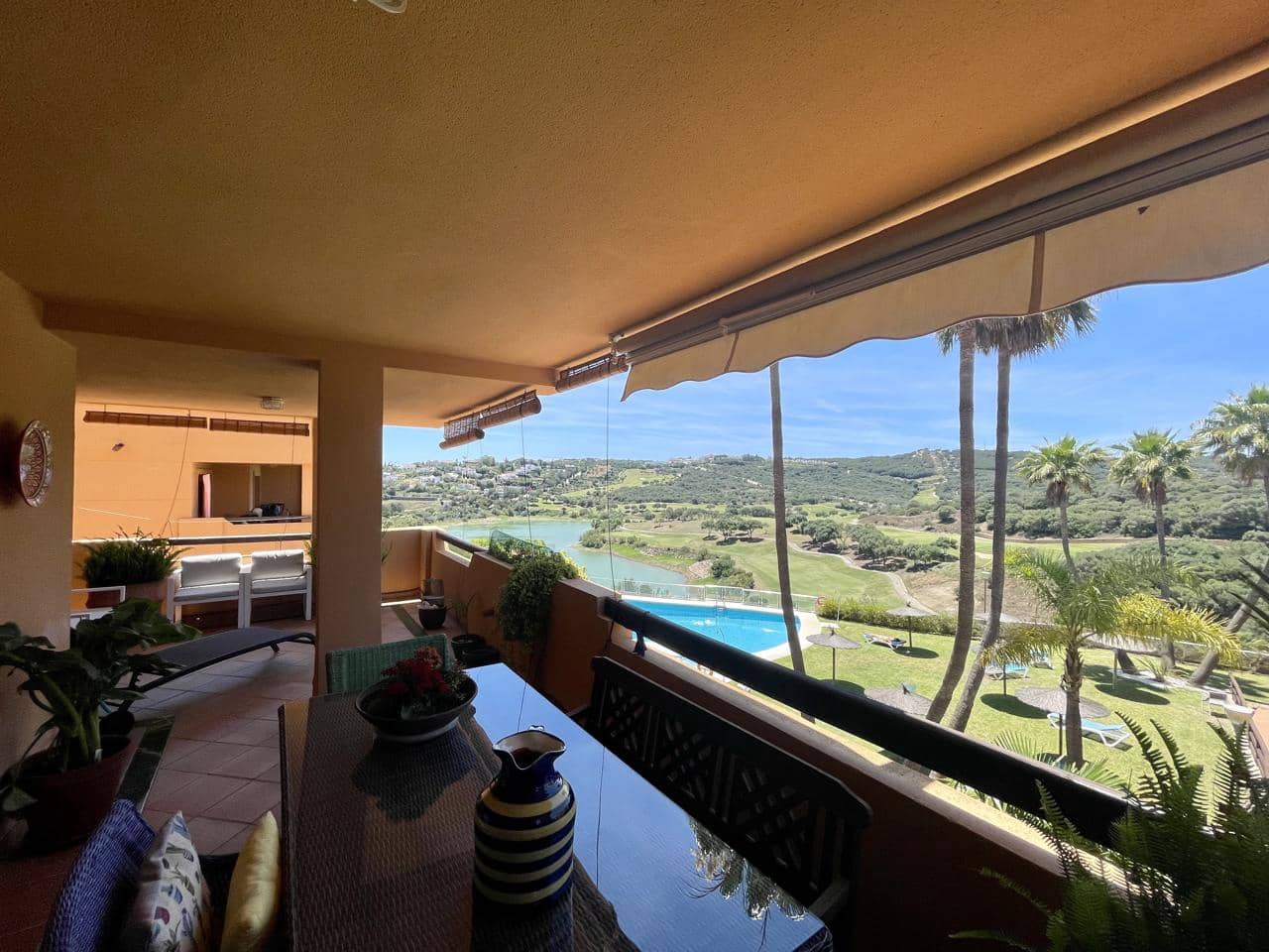 Piso de 2 habitaciones en Sotogrande en venta con piscina garaje - 465.000 € (Ref: 9611155)