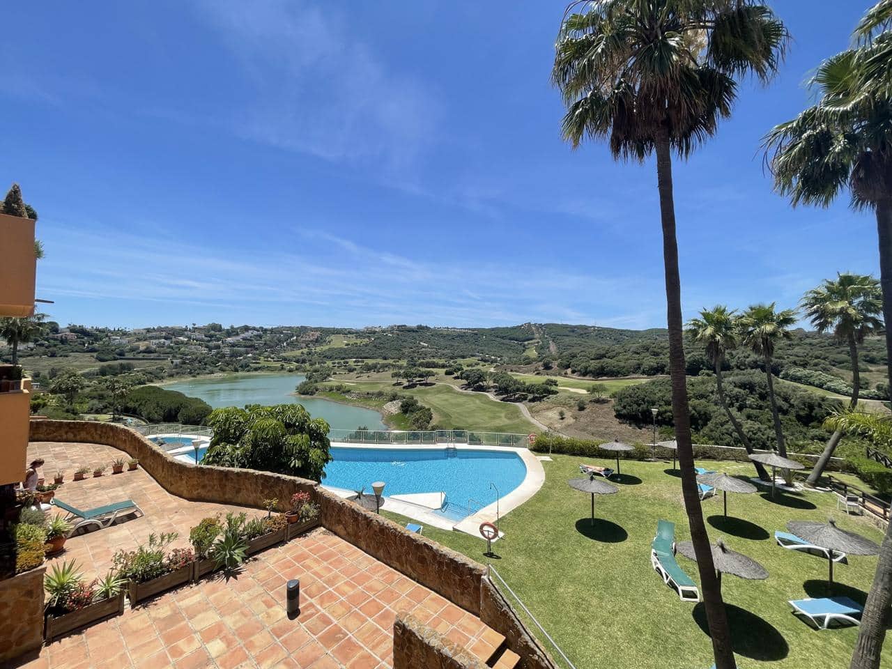 Piso de 2 habitaciones en Sotogrande en venta con piscina garaje - 465.000 € (Ref: 9611155)