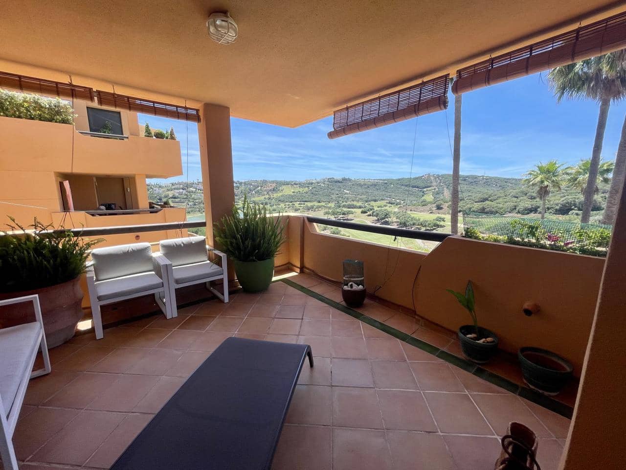 Piso de 2 habitaciones en Sotogrande en venta con piscina garaje - 465.000 € (Ref: 9611155)