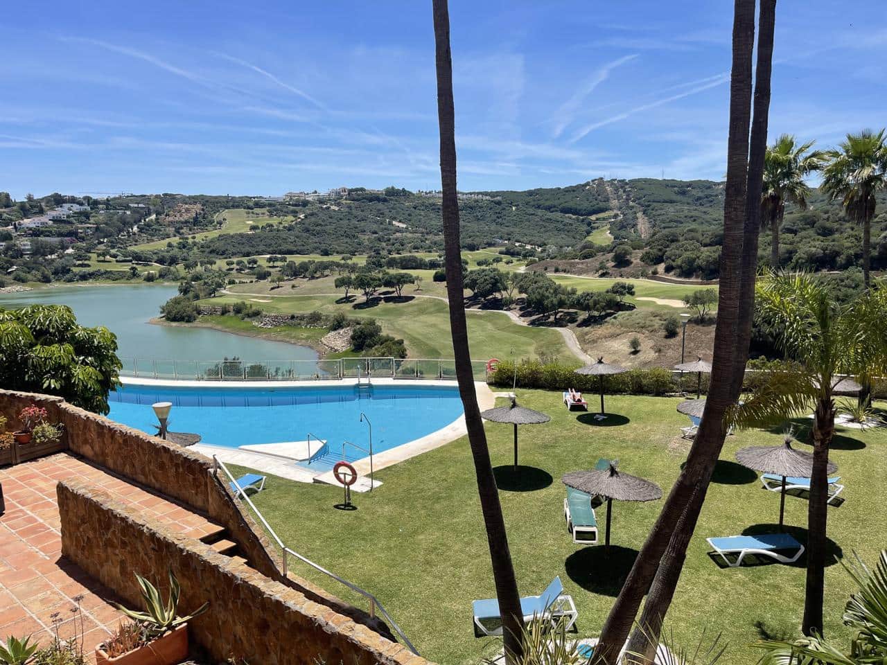 Piso de 2 habitaciones en Sotogrande en venta con piscina garaje - 465.000 € (Ref: 9611155)