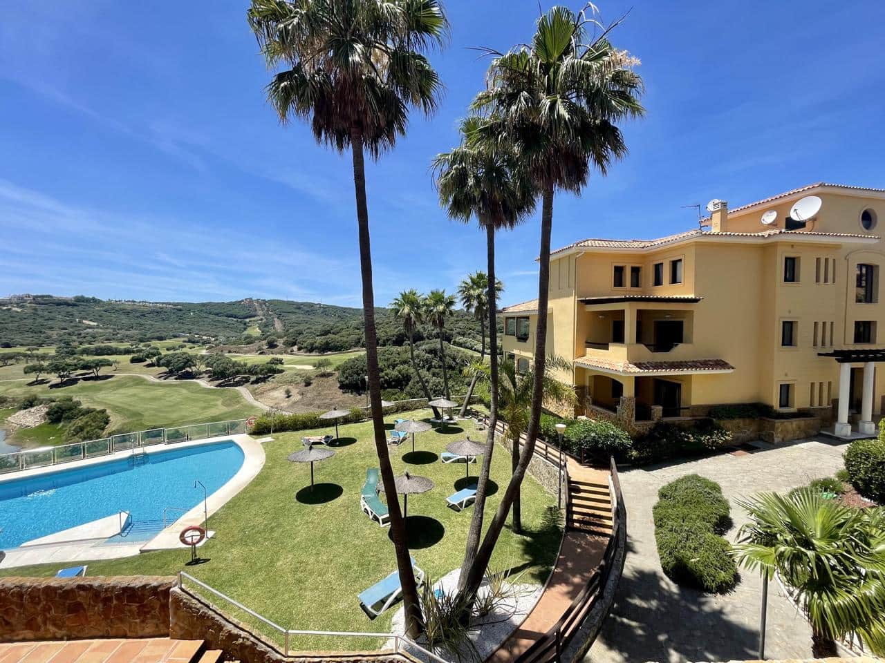 2 bedroom Flat for sale in Sotogrande with pool garage - € 465,000 (Ref: 9620728)