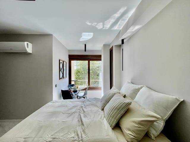 Lejlighed til salg i La Dama de Noche - La Alzambra, Marbella med swimmingpool garage - € 257.000 (Ref: 9620729)