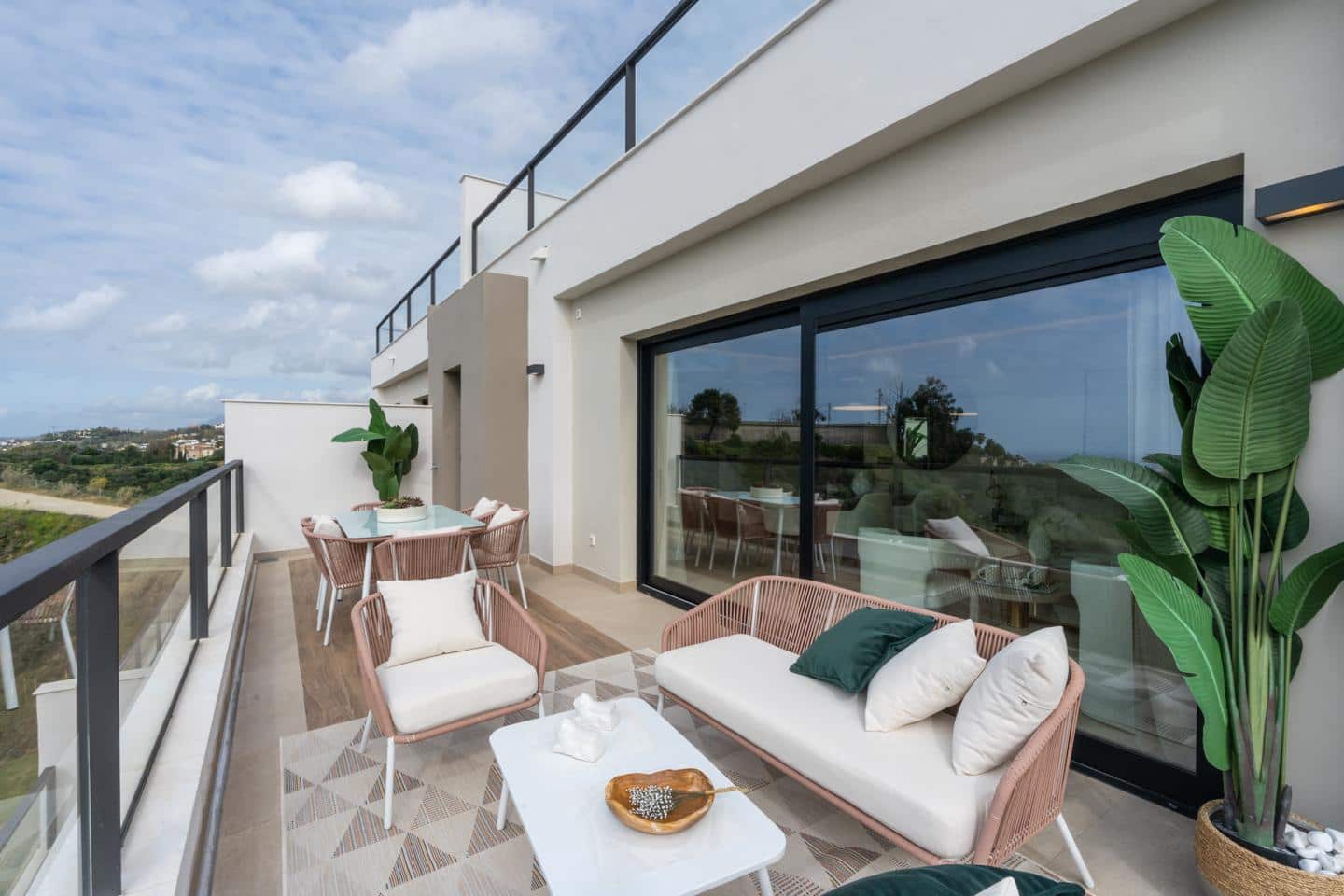 3 makuuhuone Asunto myytävänä paikassa Marbella mukana uima-altaan 
autotalli - 950 000 € (Ref: 9636164)