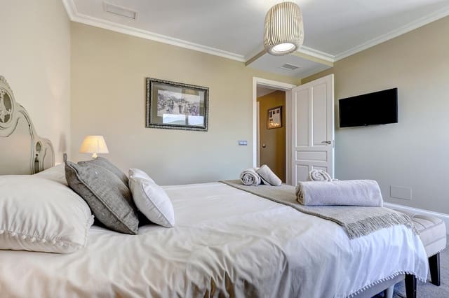 4 soverom Villa til salgs i Casares Pueblo, Casares med svømmebasseng garasje - € 2 250 000 (Ref: 9642858)