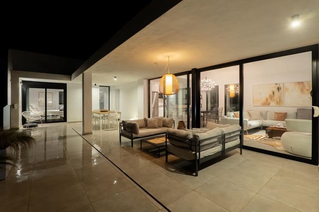 3 camera da letto Villa in vendita in Valle Romano Golf, Estepona con piscina garage - 949.000 € (Rif: 9643651)